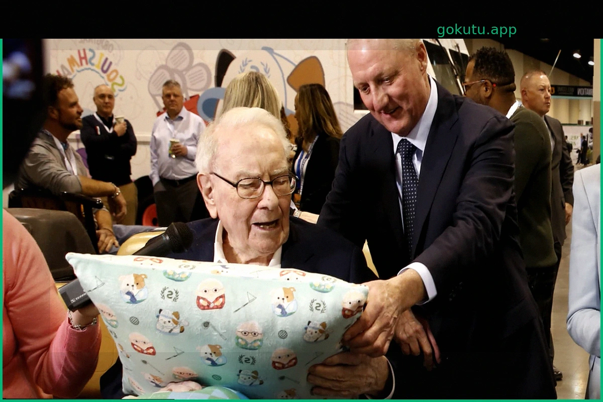 Warren Buffett Still Leading Berkshire's Stock Decisions, Not Greg Abel