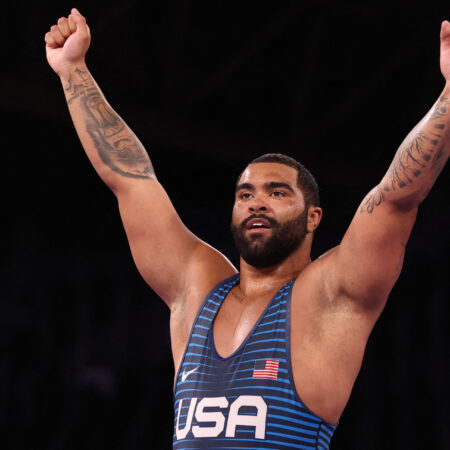 ‘Upset of the century’: Pros react to Wyatt Hendrickson’s shocking win over Gable Steveson for NCAA title