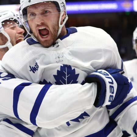 Maple Leafs Fall to Predators After Giving Up Five Straight Goals