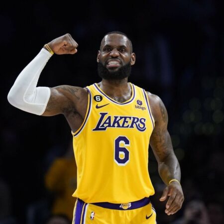 Ten points at a time: Inside the incredibly high-risk, low-reward LeBron James bet