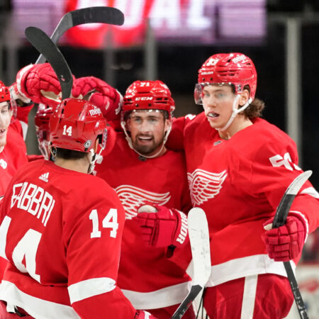 Red Wings Beat Utah and End Road Game Losing Streak
