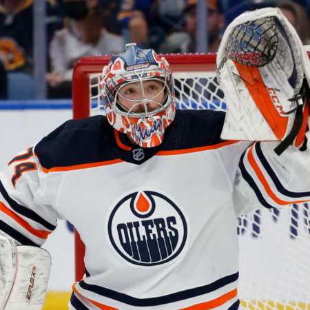 Oilers’ Skinner Not Travelling with Team After Head Injury