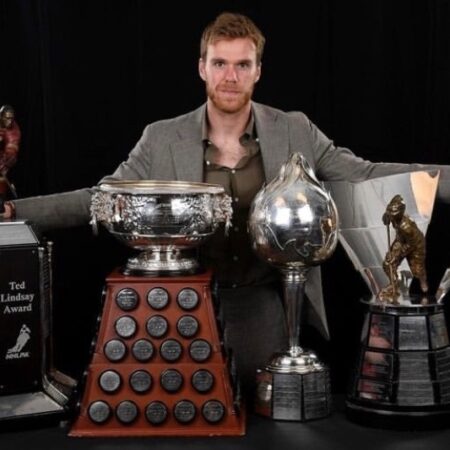 Hart Trophy Still Up for Grabs as NHL Season Nears End