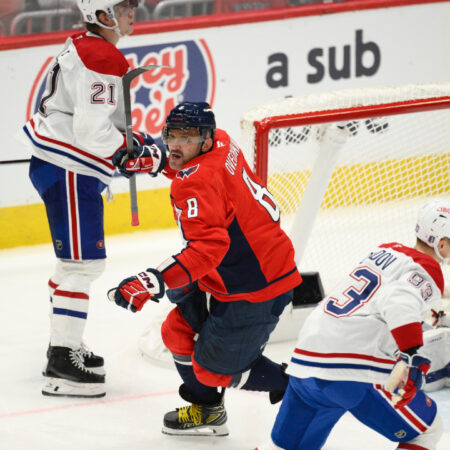 Thompson dazzles late, Capitals beat Canadiens to take 2-0 series lead