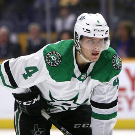 Stars’ Heiskanen Still Out for Game 5, Back Replaces Bourque