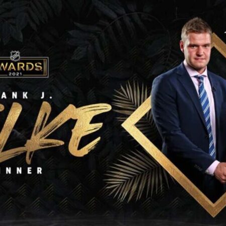 Aleksander Barkov and Sam Reinhart Named Selke Trophy Finalists