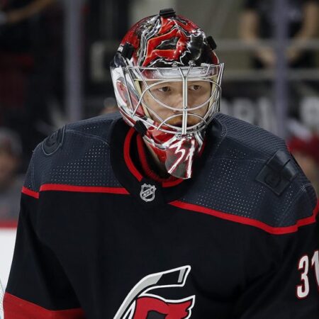 Hurricanes sign goaltender Frederik Andersen to one-year contract extension