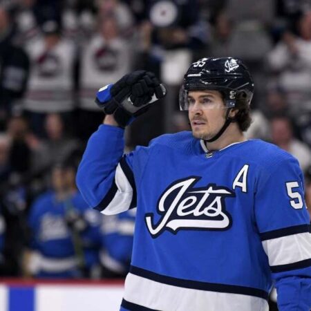 Scheifele, Robertson Active for Jets-Stars Game 1