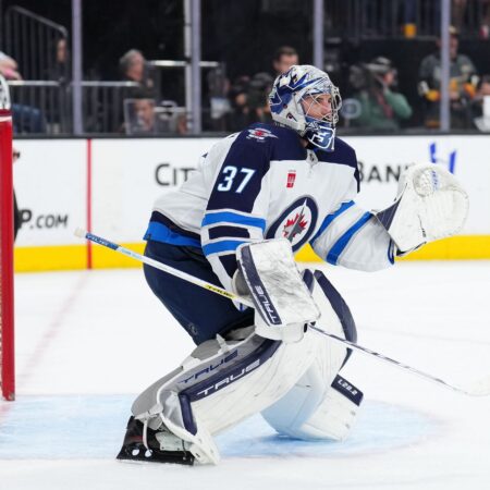 Hellebuyck, Jets Firing on All Cylinders in Series-Tying Game 2 Win vs. Stars