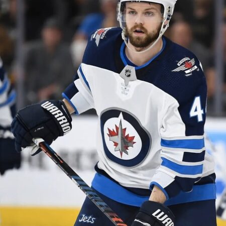 Winnipeg Jets defenseman Josh Morrissey Leaves Game 6 vs Stars Due to Apparent Injury