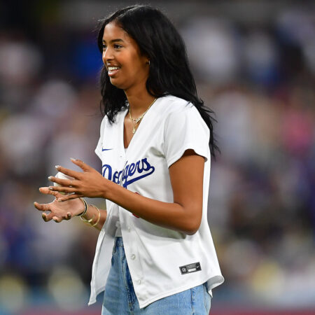Natalia Bryant honors Kobe with logo on USC graduation sash