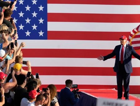 Trump Proposes Hosting UFC Event at White House Grounds in 2026