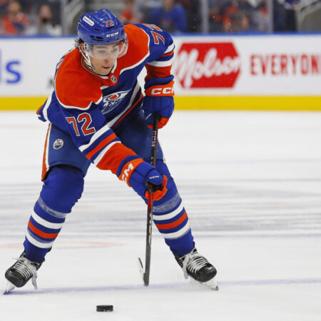 Edmonton Oilers Acquire Hobey Baker Award Winner Isaac Howard in Trade with Tampa Bay Lightning