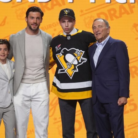 Pittsburgh Penguins Sign Top Prospect Ben Kindel to Entry-Level Deal