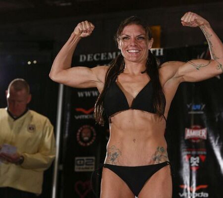 Curtain Call: Veteran Lauren Murphy Nearly Seals Swansong with Spectacular Standing Submission at UFC Nashville