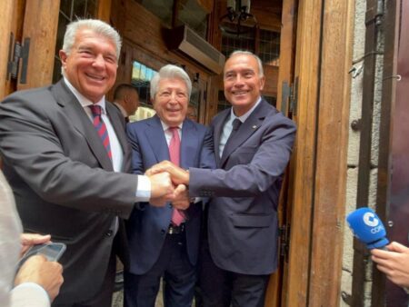 Юридический отдел Барселоны изучает решение УЕФА, президент Атлетико Мадрид назвал жалобу на газон “чушью”